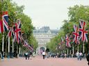 整列する英国旗